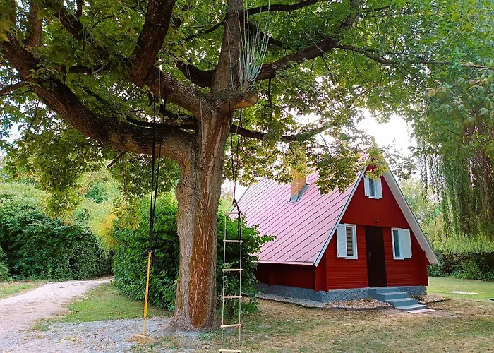 Pri Jazere بيت للعطل