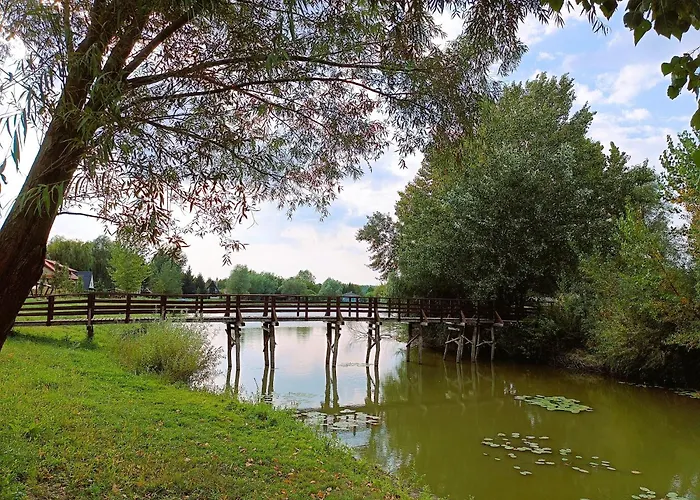 Pri Jazere بيت للعطل